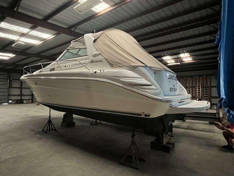 33ft Sea Ray Yacht For Sale