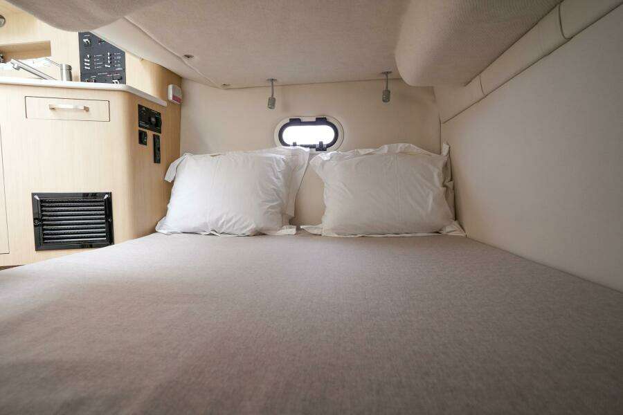 26ft Regal Yacht For Sale