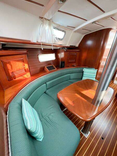 BRETAGNE 36ft Beneteau Yacht For Sale