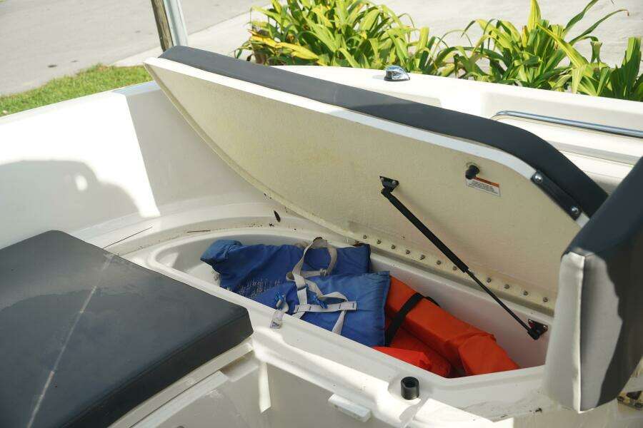 22ft Trophy Yacht For Sale