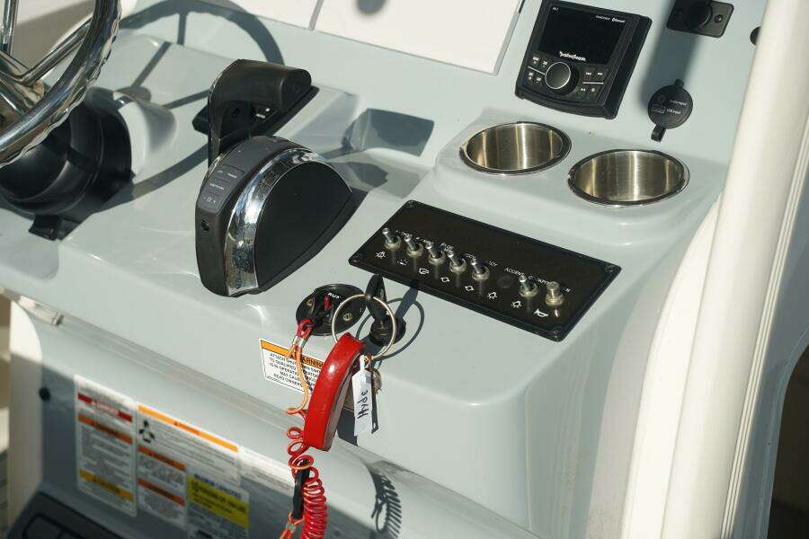22ft Trophy Yacht For Sale