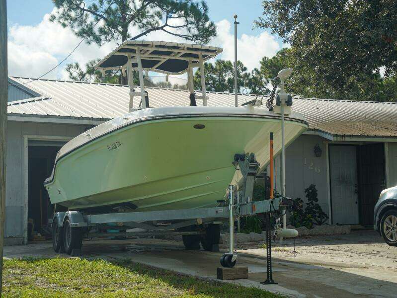 22ft Trophy Yacht For Sale