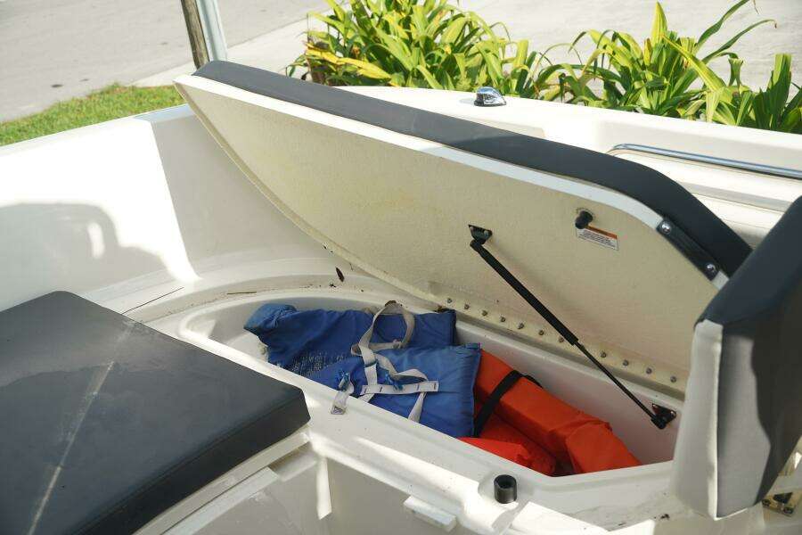 22ft Trophy Yacht For Sale