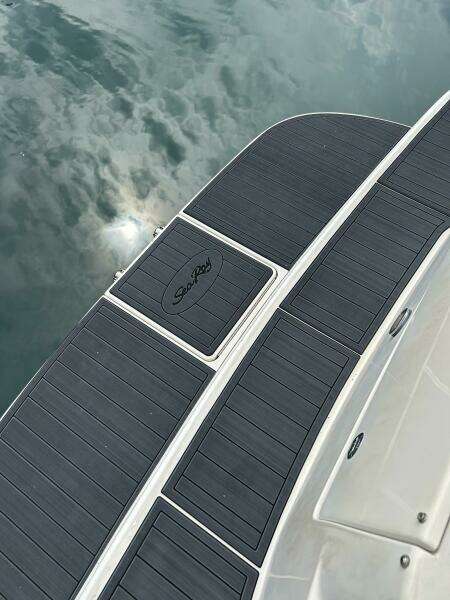 33ft Sea Ray Yacht For Sale