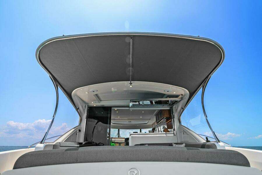 2021 Riviera 5400 Sport Yacht- Cockpit