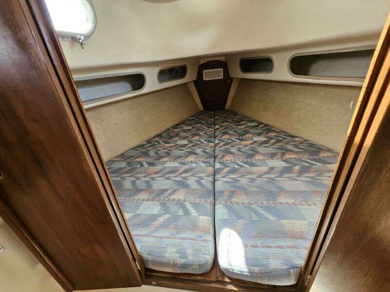 30ft Pearson Yacht For Sale