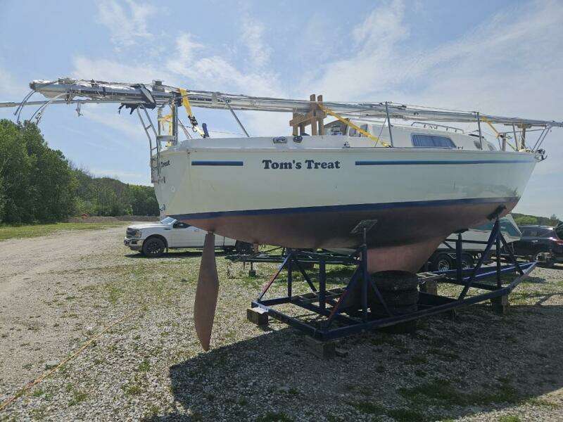 30ft Pearson Yacht For Sale