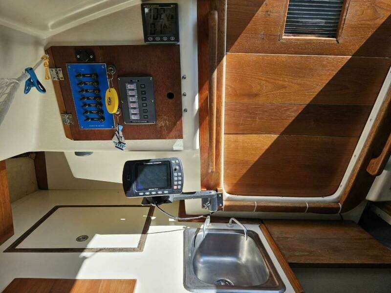 30ft Pearson Yacht For Sale