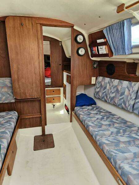 30ft Pearson Yacht For Sale