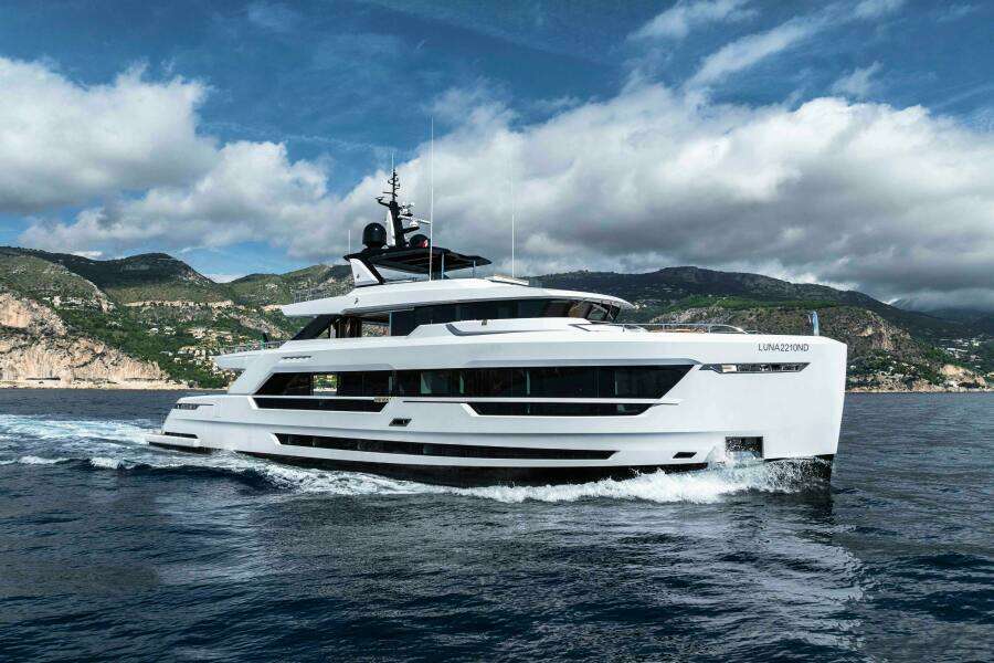 OCEAN KING DUCALE 120 118ft Ocean King Yacht For Sale