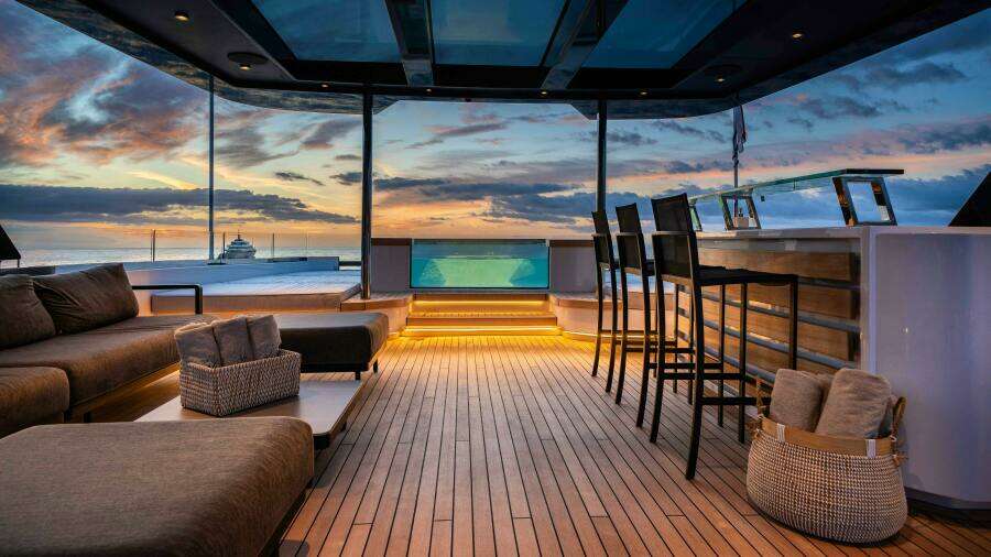 OCEAN KING DUCALE 120 118ft Ocean King Yacht For Sale