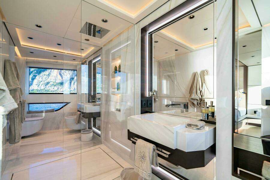 OCEAN KING DUCALE 120 118ft Ocean King Yacht For Sale