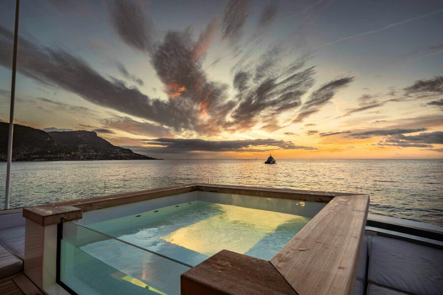 118' 2028 Ocean King DUCALE 120