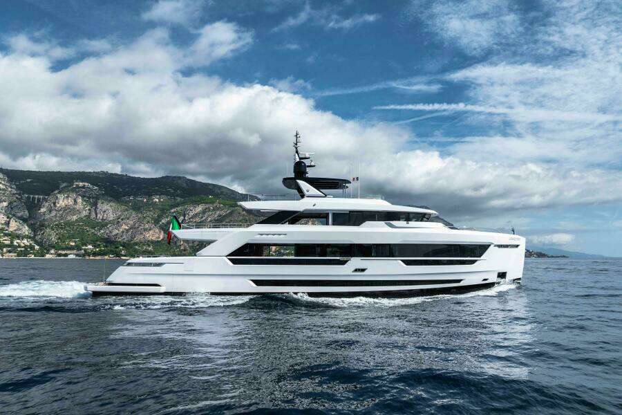 OCEAN KING DUCALE 120 118ft Ocean King Yacht For Sale