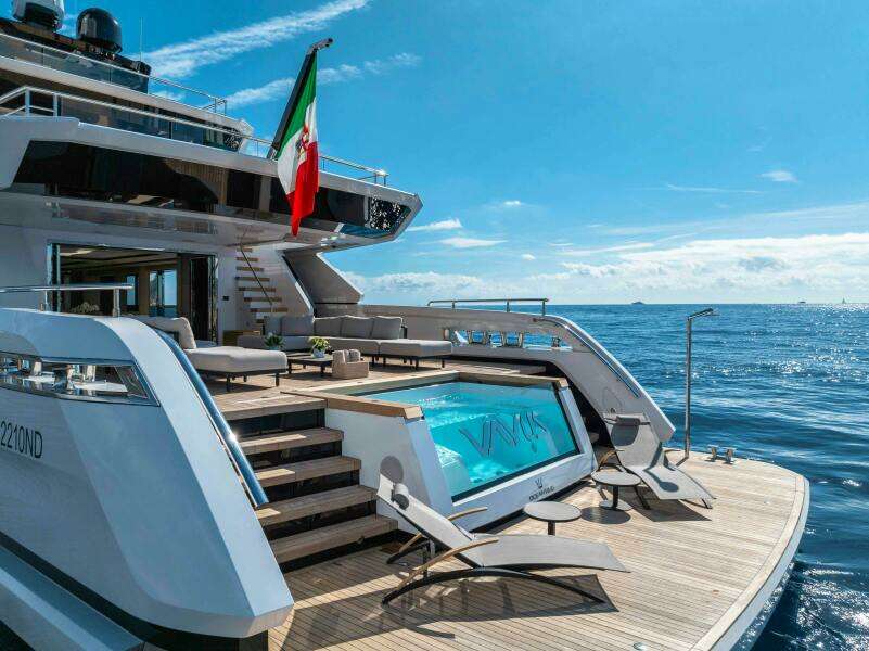 OCEAN KING DUCALE 120 118ft Ocean King Yacht For Sale