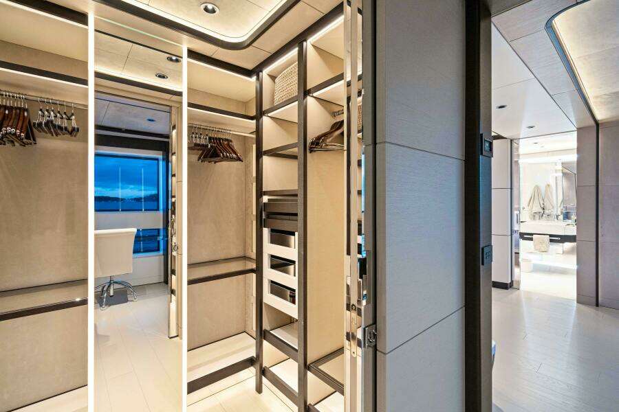 OCEAN KING DUCALE 120 118ft Ocean King Yacht For Sale