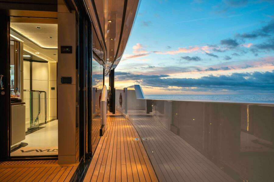 OCEAN KING DUCALE 120 118ft Ocean King Yacht For Sale
