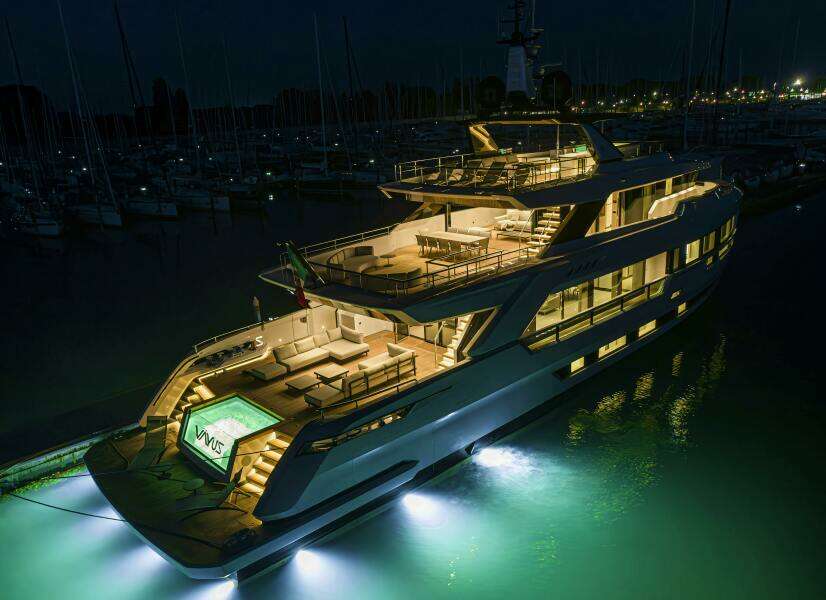 OCEAN KING DUCALE 120 118ft Ocean King Yacht For Sale