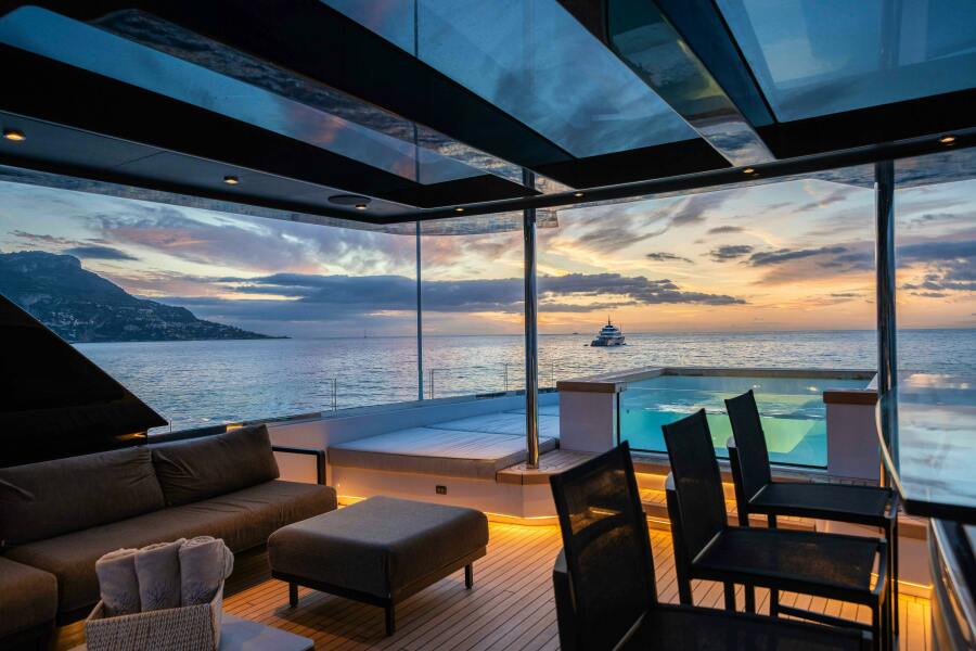 118' 2028 Ocean King DUCALE 120