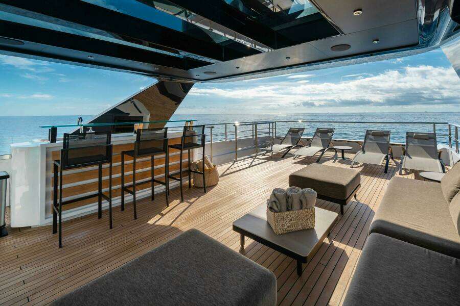 OCEAN KING DUCALE 120 118ft Ocean King Yacht For Sale