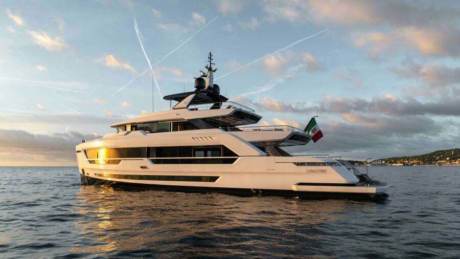 OCEAN KING DUCALE 120 118ft Ocean King Yacht For Sale