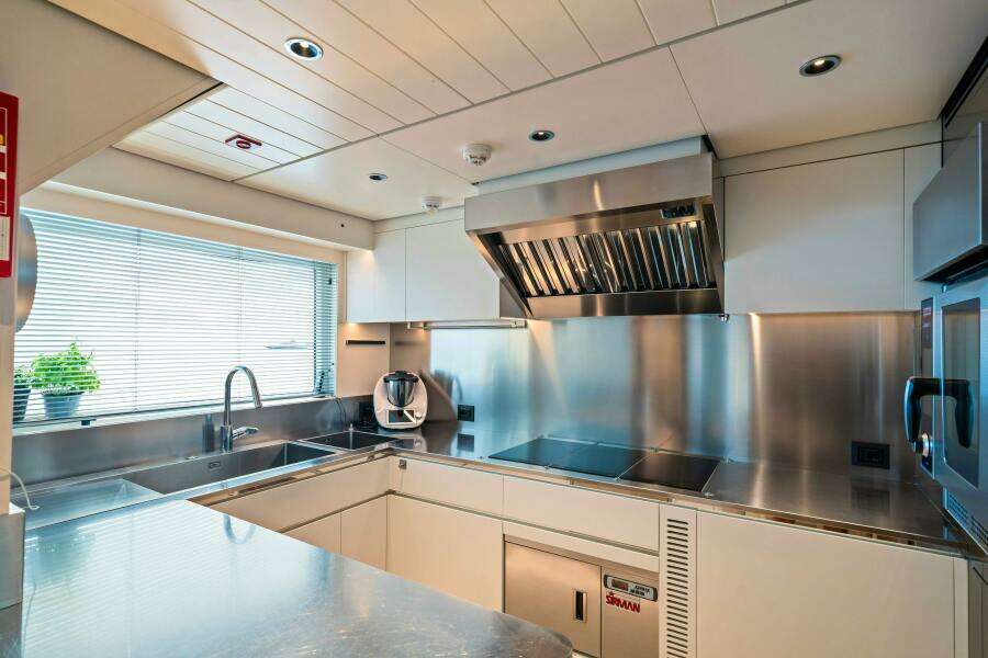 OCEAN KING DUCALE 120 118ft Ocean King Yacht For Sale