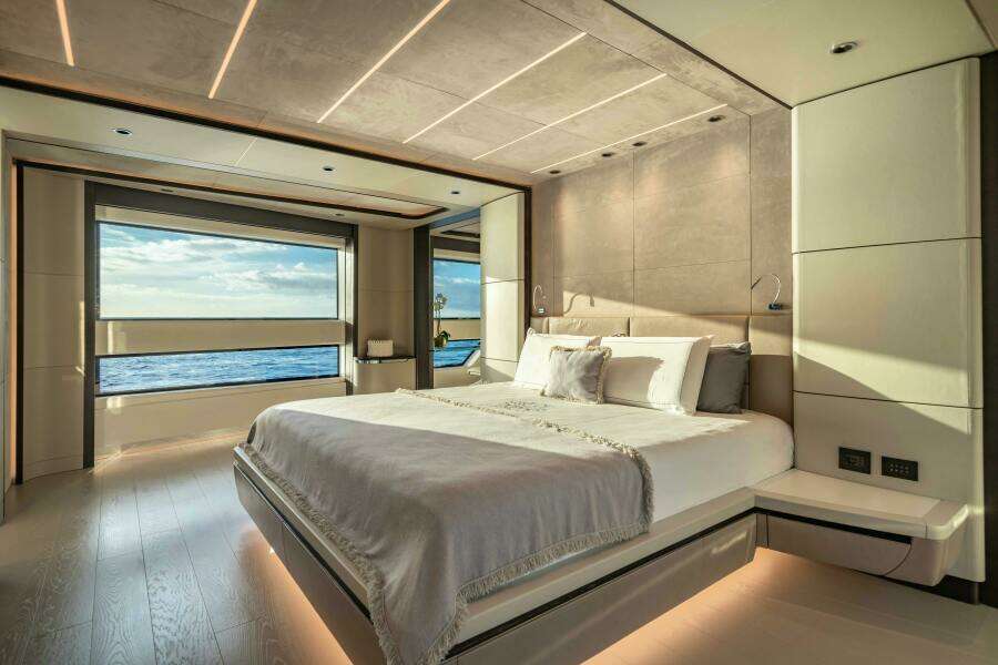 OCEAN KING DUCALE 120 118ft Ocean King Yacht For Sale