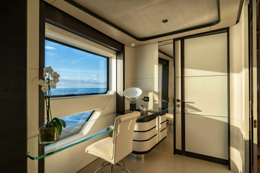 118' 2028 Ocean King DUCALE 120