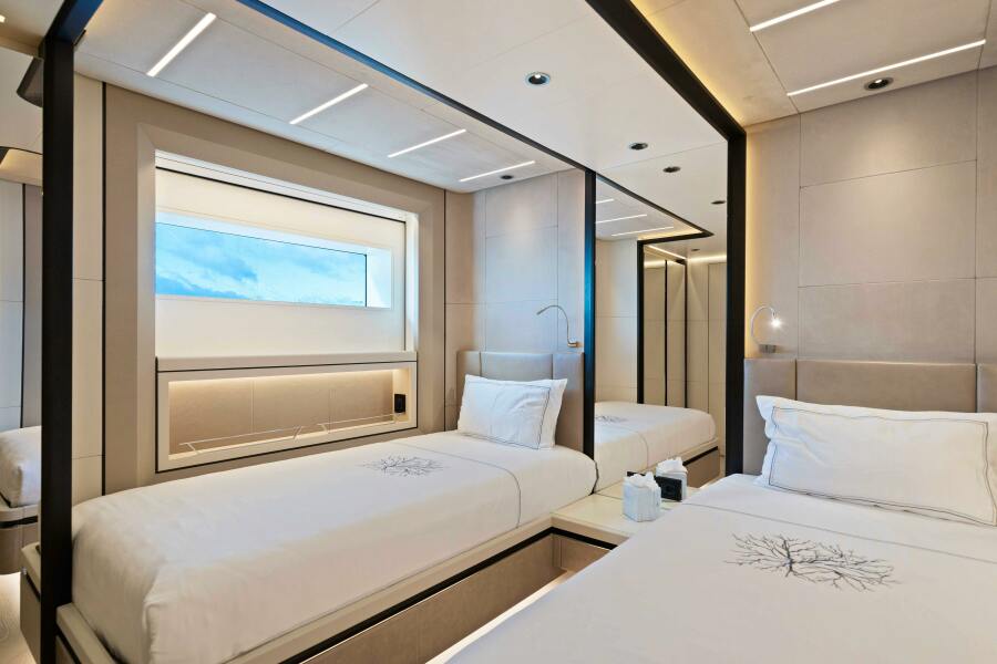 118' 2028 Ocean King DUCALE 120