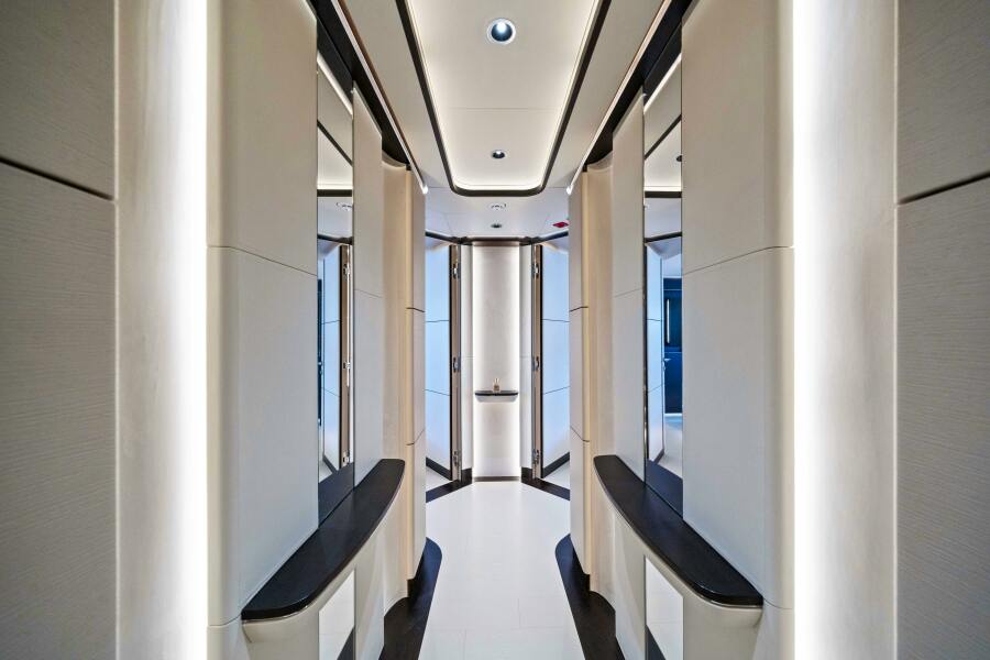 118' 2028 Ocean King DUCALE 120