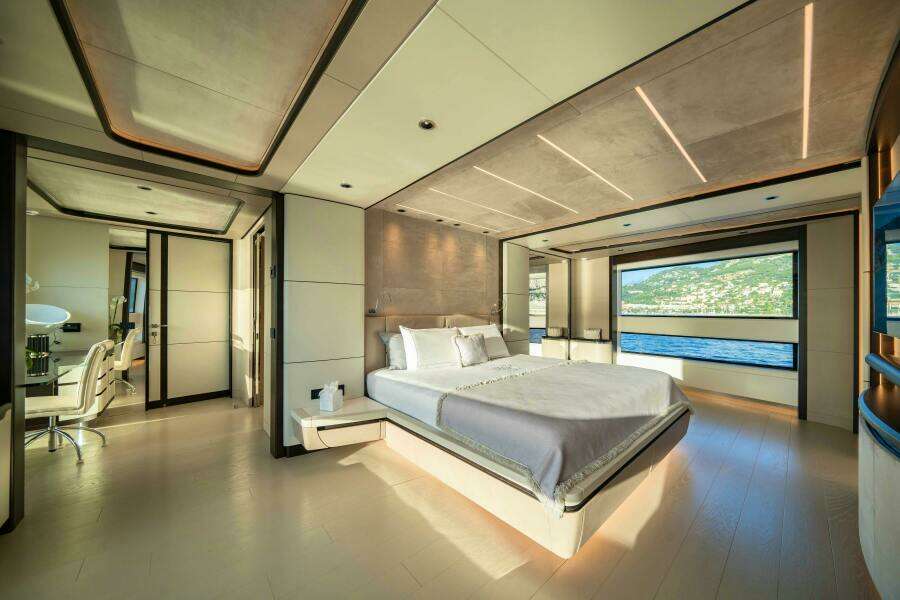 OCEAN KING DUCALE 120 118ft Ocean King Yacht For Sale