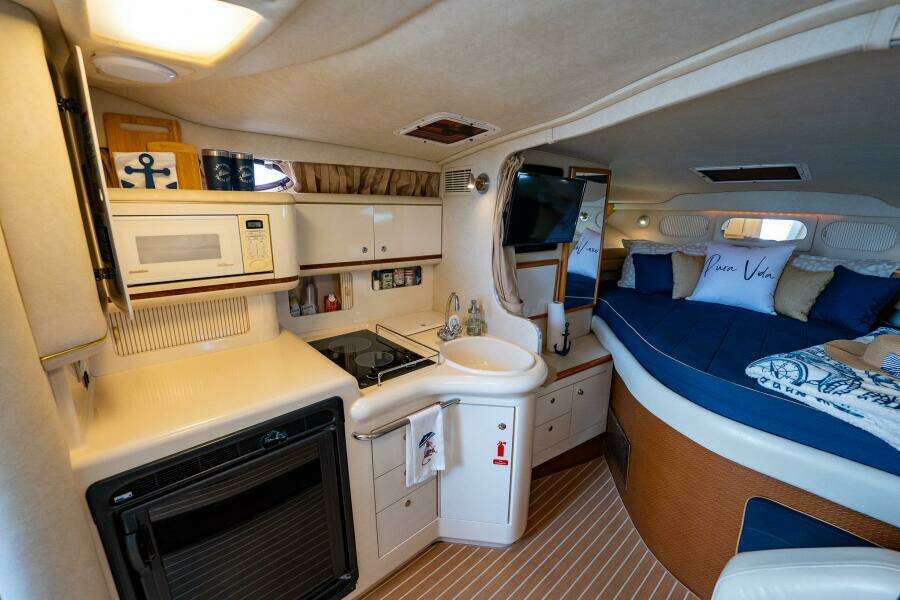 Tailwinds 33ft Sea Ray Yacht For Sale