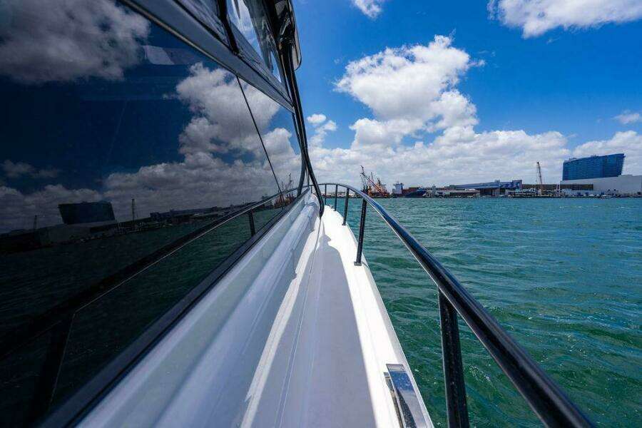 47ft Intrepid Yacht For Sale