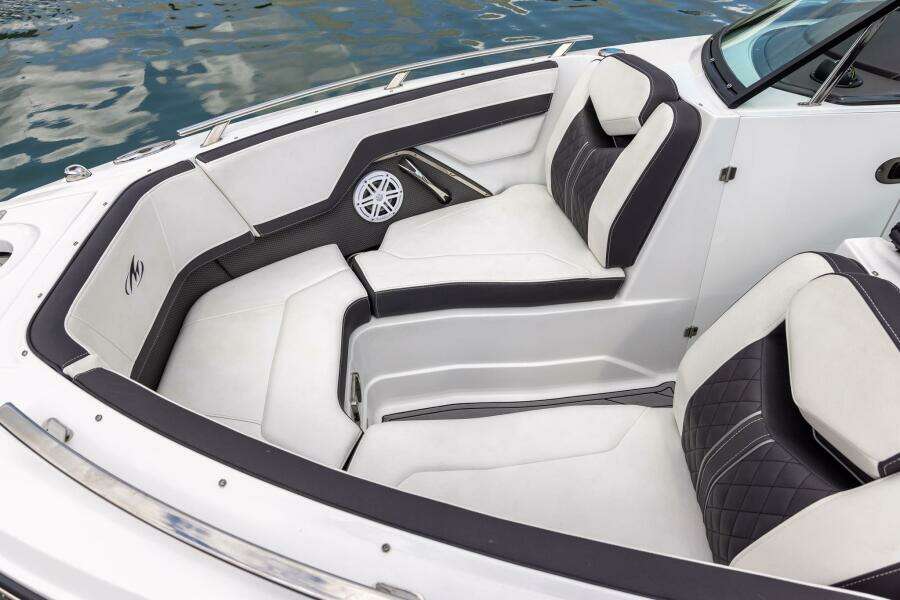 26ft Monterey Yacht For Sale