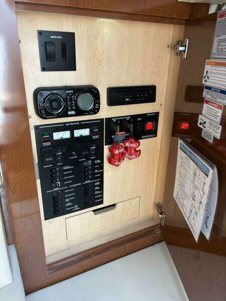 35ft Sea Ray Yacht For Sale