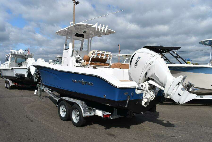 24ft NauticStar Yacht For Sale