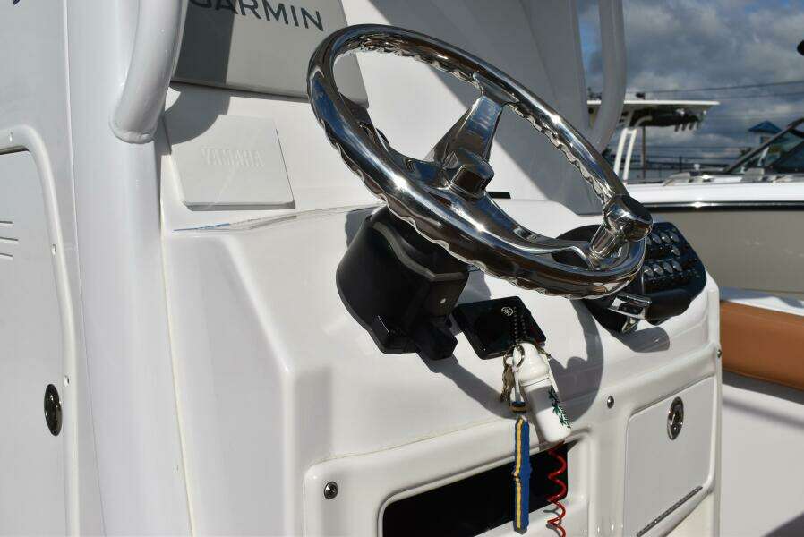 24ft NauticStar Yacht For Sale