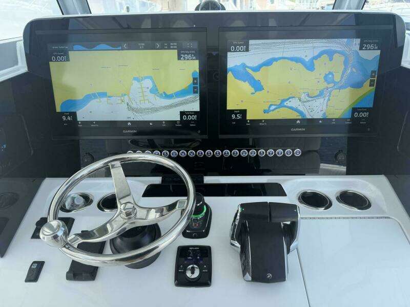 38ft Freeman Yacht For Sale