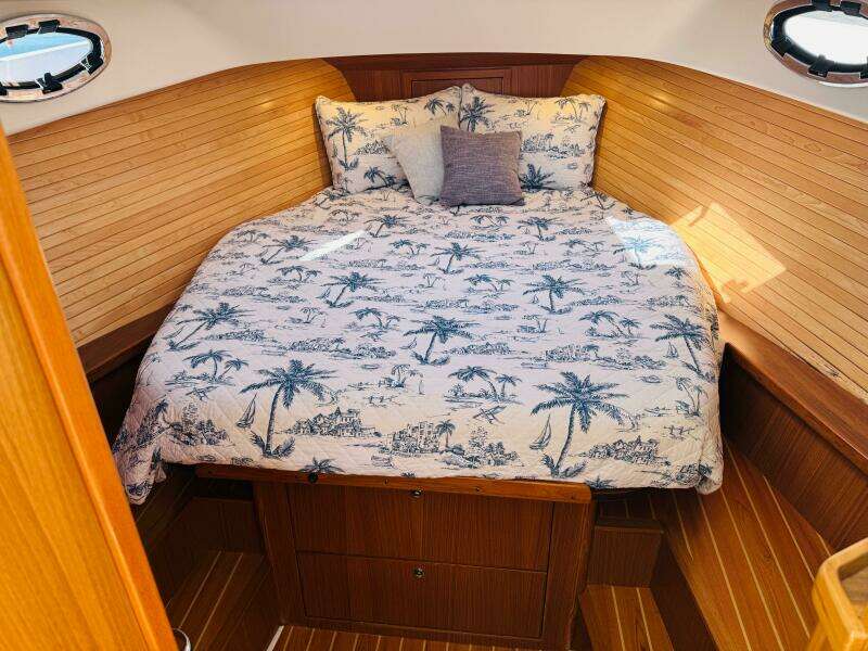 34ft True North Yacht For Sale