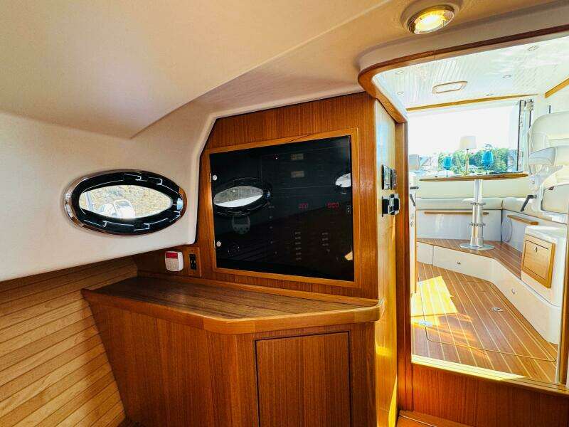 34ft True North Yacht For Sale