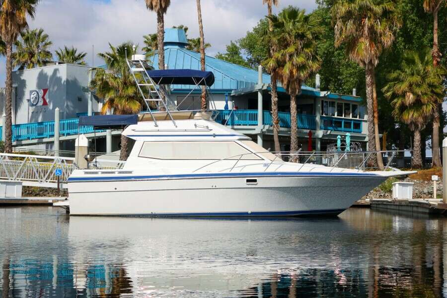 32ft Chris Craft Yacht For Sale