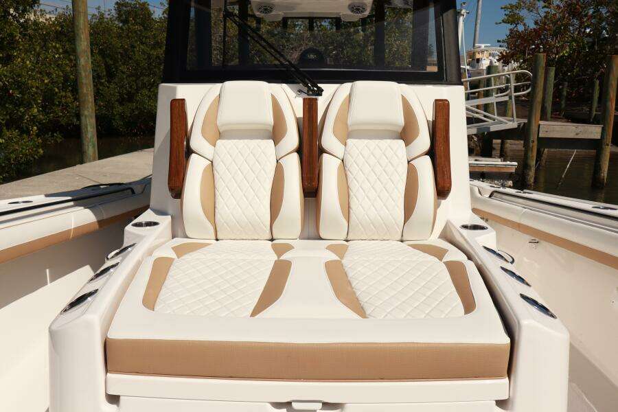 35ft Regulator Yacht For Sale
