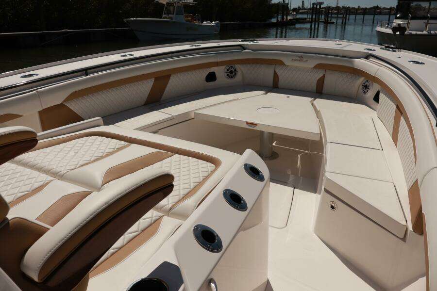 35ft Regulator Yacht For Sale