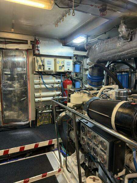 SANCTUARY 100ft Hargrave Yacht For Sale