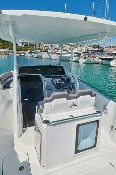 24ft Jeanneau Yacht For Sale