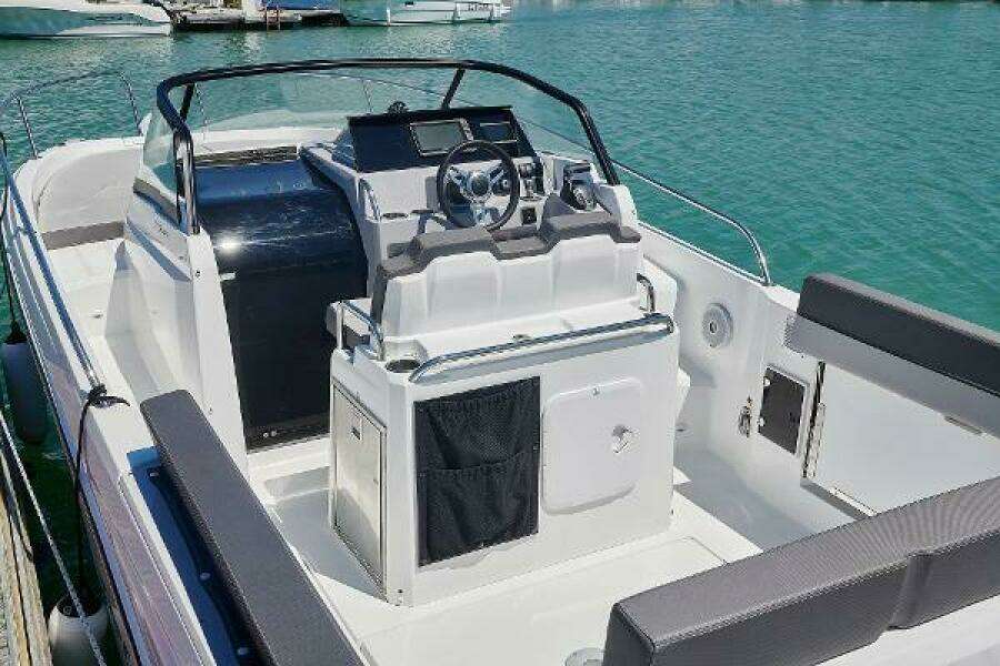 26ft Jeanneau Yacht For Sale