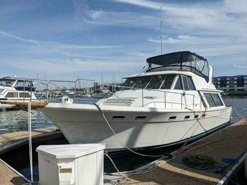 45ft Bayliner Yacht For Sale
