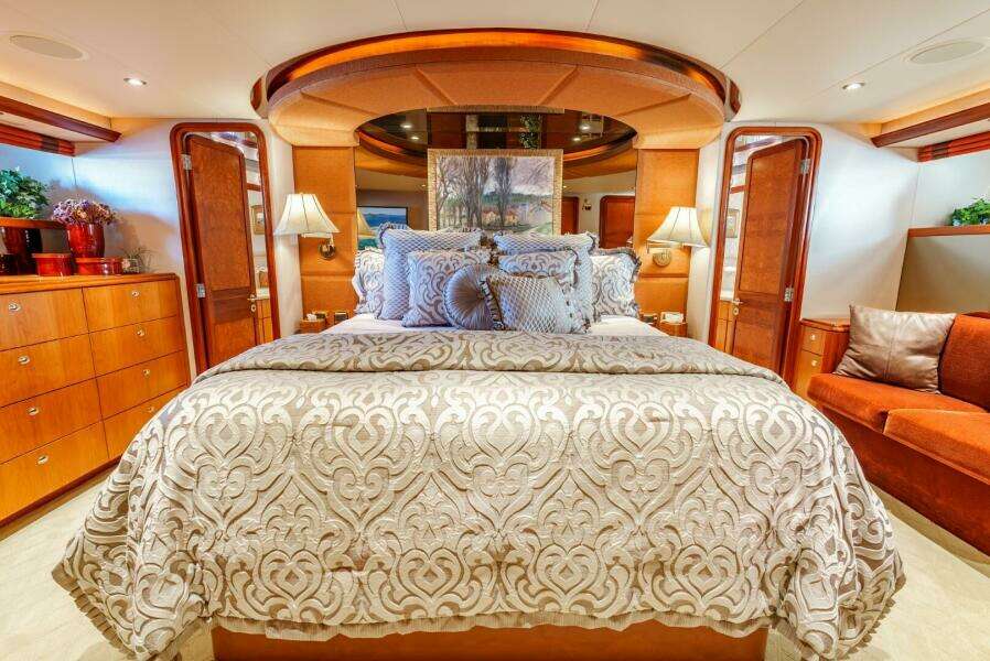 SNOWBORED 106ft Westport Yacht For Sale