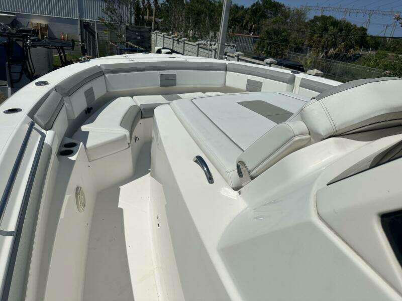 36ft Pursuit Yacht For Sale
