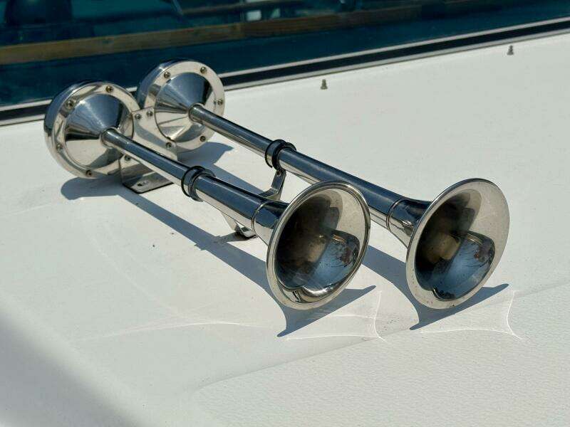 Pain Management  28ft Sea Ray Yacht For Sale